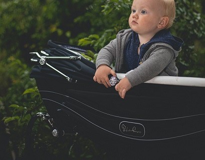תינוק בעגלה